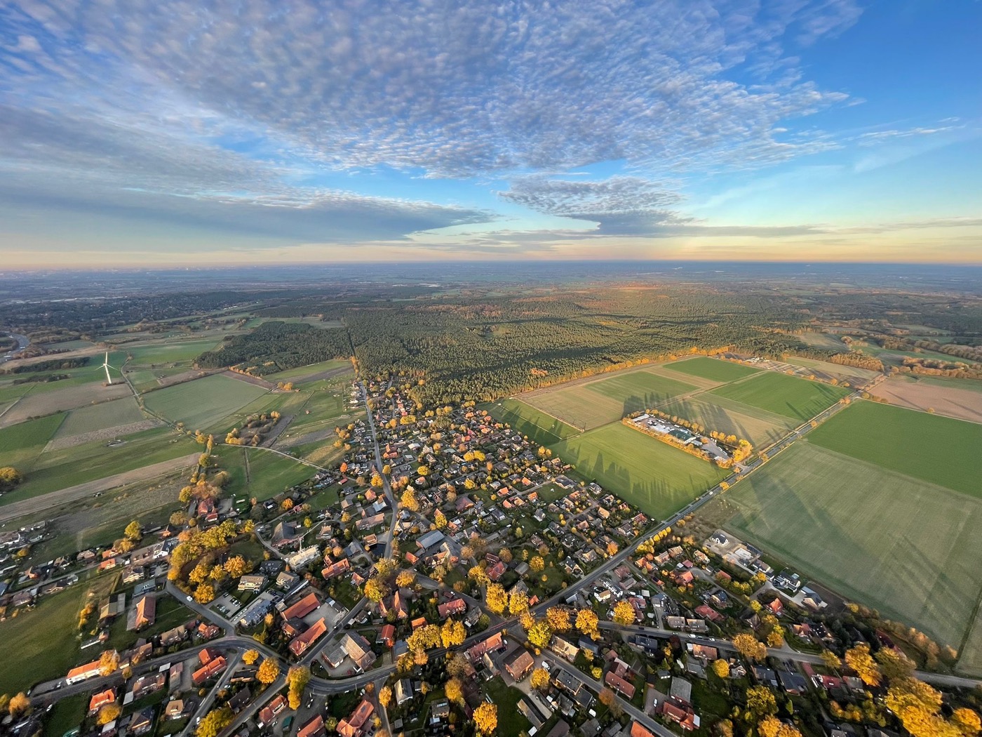 Luftaufnahme über Norddeutschland im Herbst